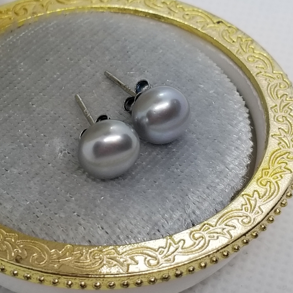 Grey Pearl Earrings
